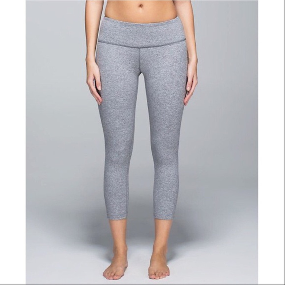 Grey Lululemon leggings🤍